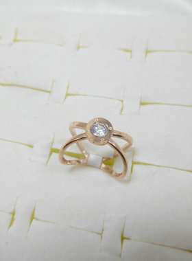 钛钢镀18k玫瑰金戒指洗手不用摘