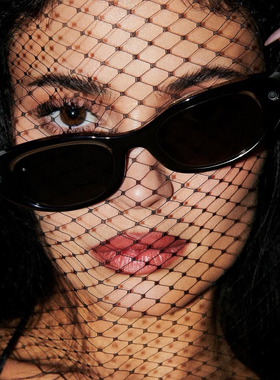 Kylie Jenner x Meta Glasses 联名款AI眼镜