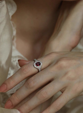 欧式大鸽血红宝石戒指轻奢