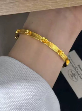 设计师力款精致小花手镯轻奢精致高级开口仿真金礼物ins有品位