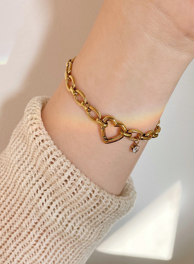 自带氛围爱心手链灵动闪耀爱心元素解锁温柔气质密码精致减龄可爱