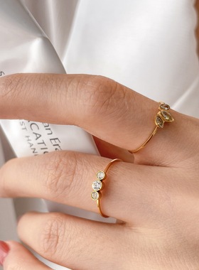 休闲大方时尚有造型叠戴戒指气质