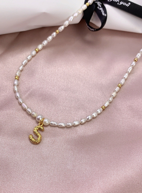 女天然珍珠米珠字母项链轻奢高级