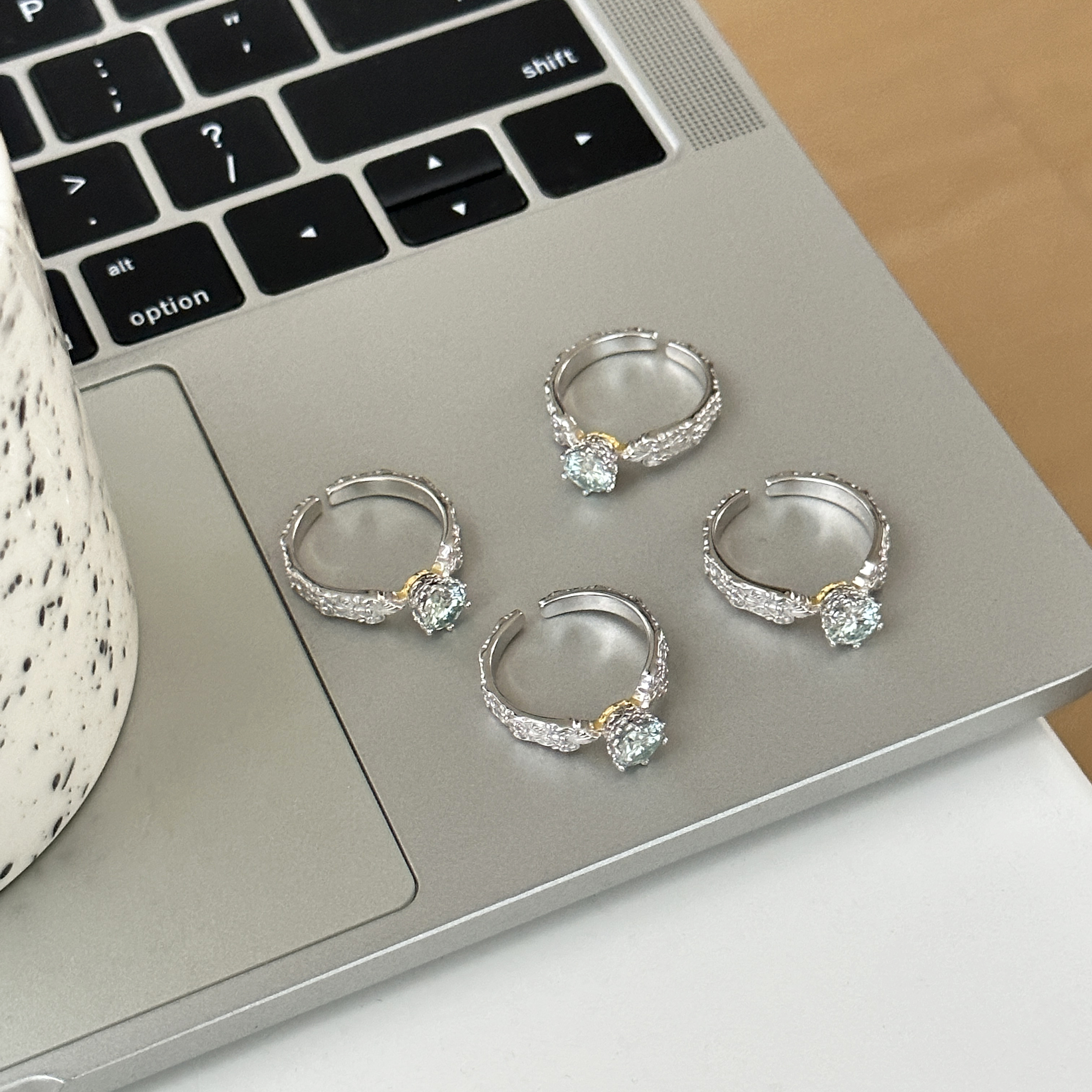 MISS JOJO韩国ins风时尚简约百搭气质皇冠雕花S925纯银莫桑戒指 - 图1