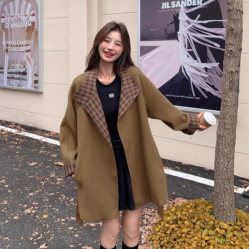 格纹翻领毛呢风衣外套女春秋2025年韩系收腰高级感撞色小个子大衣,淘宝优惠券,粉丝福利购,淘宝优惠卷