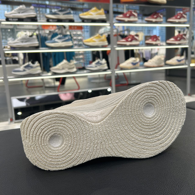 China Li Ning men's and women's shock-absorbing rebound sports and casual shoes