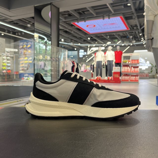 China Li Ning shock-absorbing men's and women's trendy sports and casual shoes