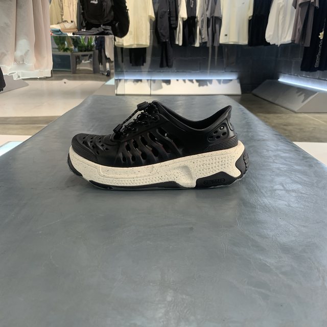 New trendy sports slippers for spring and summer China Li-Ning