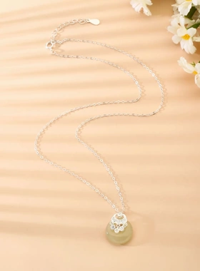 8757号 足银990和田玉平安扣小锁项链新中式高级感秋冬精致轻奢