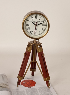 印度进口轻奢样板间书房金属桌面装饰做旧三脚架式座钟影式剧摆件