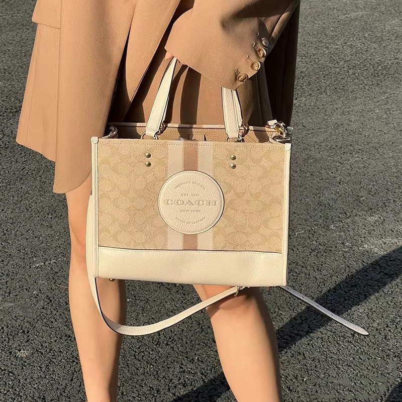 coach /蔻驰奥莱经典标志大手袋 云奢汇托特包