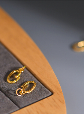 手工錾刻古法黄金U型扣头卡子