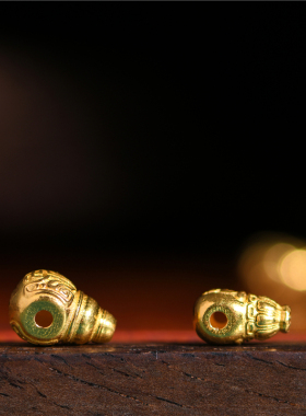 手工錾刻古法黄金三通佛头配饰