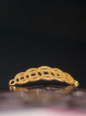 手工錾刻古法黄金古钱币手牌