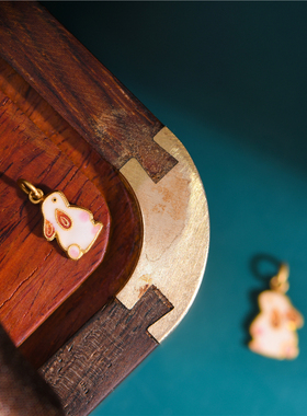 手工足金珐琅烧蓝可爱玉兔