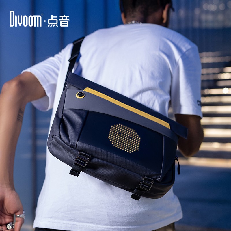 divoom点音斜挎像素男士骑行邮差包 Divoom点音男士包袋