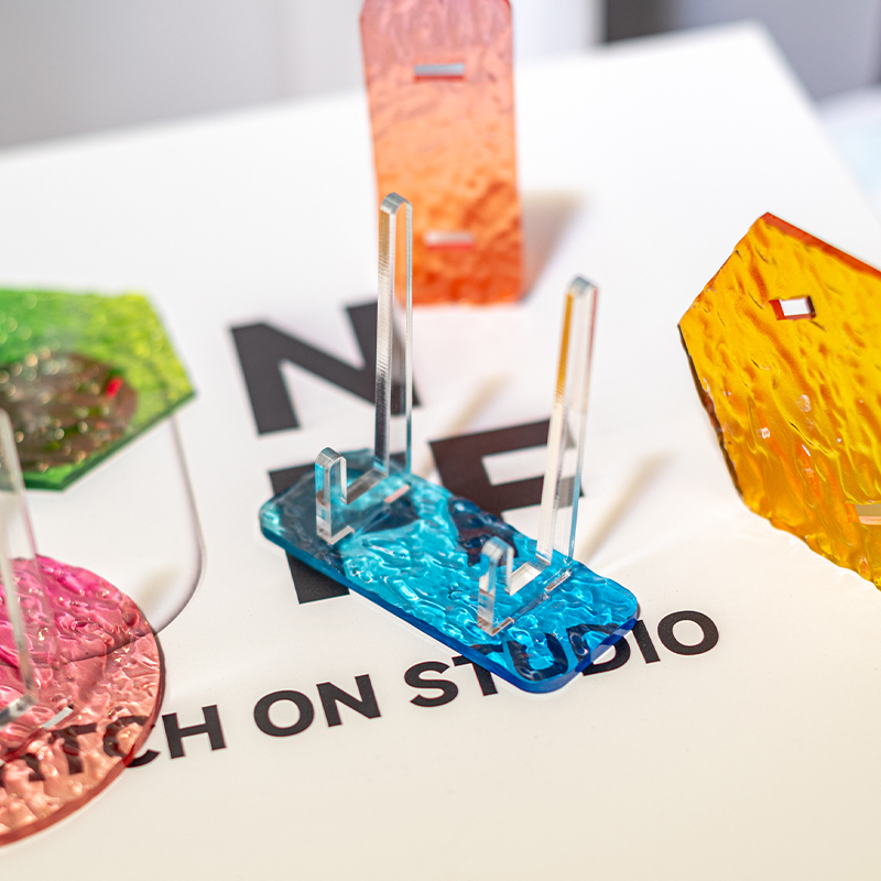 ins风高颜值吧唧支架 创意彩色渐变水波纹亚克力谷美道具展示架 - 图1