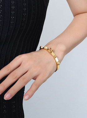 marka欧美夸张手链bracelet手饰小众铆钉18k金几何个性钛钢手镯