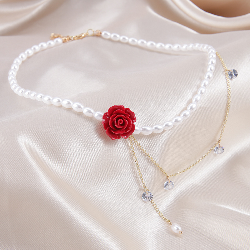 2023年新款网红红玫瑰珍珠项链女锁骨链轻奢小众高级设计感颈链