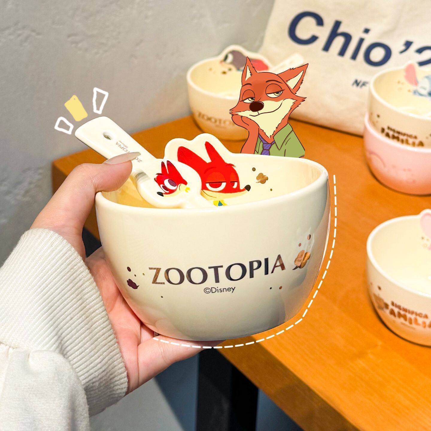 迪士尼family陶瓷4.5英寸家用宝宝碗加厚可微波高颜值卡通网红碗