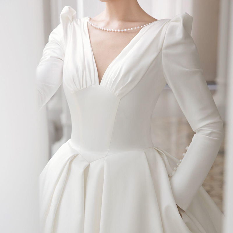 长袖缎面轻主2022新款新娘白色婚纱 露唯莎婚纱