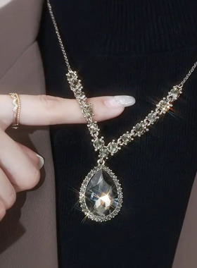 2022新款时尚高级几何水滴形毛衣链简约轻奢百搭长款项链潮流配饰