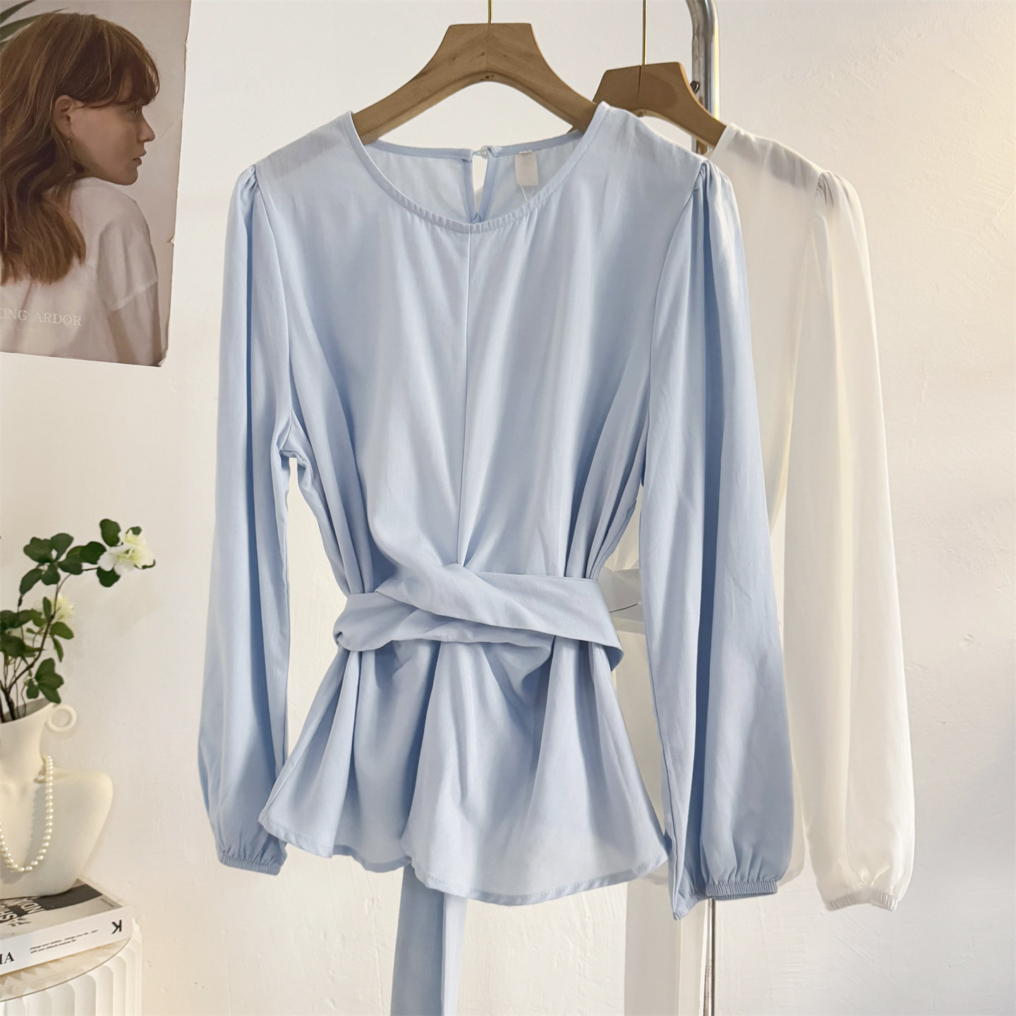 交叉绑带收腰法式圆领长袖衬衫女2025秋季设计感减龄气质小衫上衣