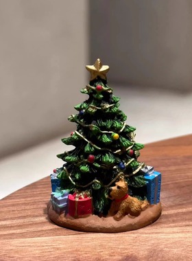 狗狗猫咪圣诞树雪屋摆件