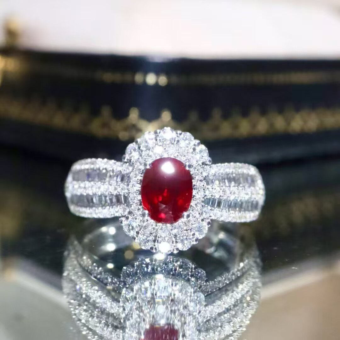 18K diamond inlaid natural unburned ruby ring, main stone 0.71 carat, elegant, noble, romantic and beautiful