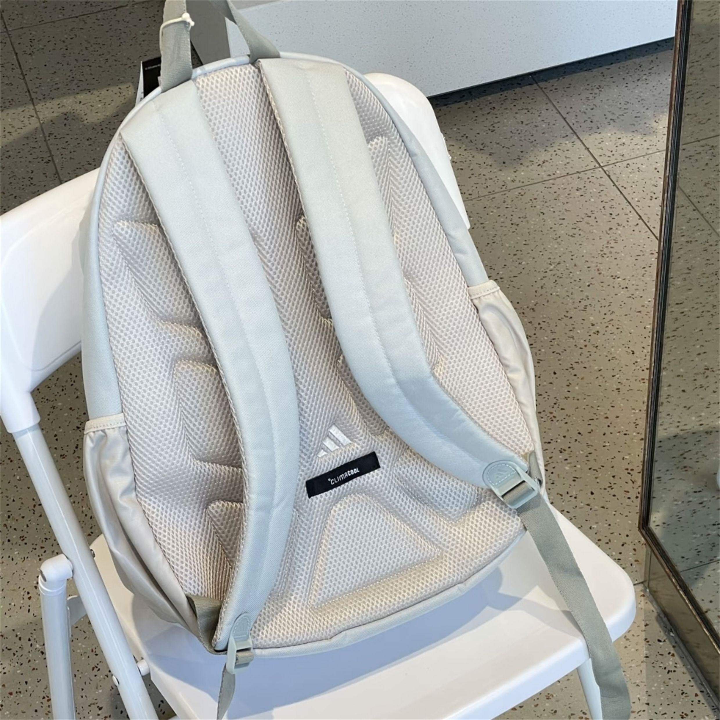 Genuine fake men's and women's schoolbags