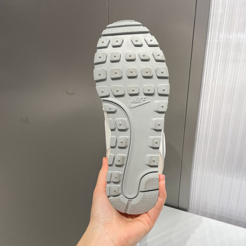 Nike耐克鞋子正品MD RUNNER 2运动鞋新款女鞋翻毛皮休闲鞋跑步鞋 - 图3