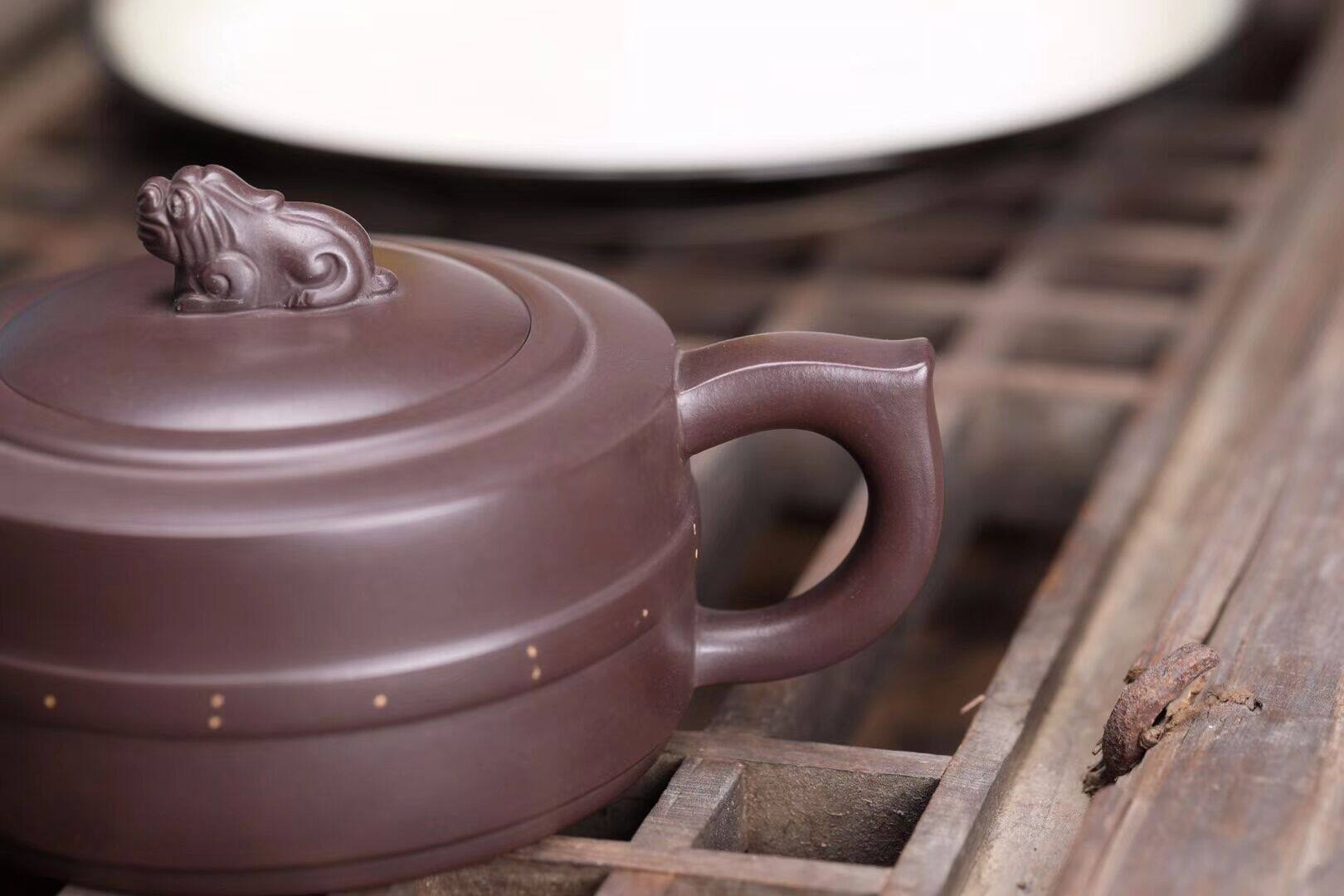 宜兴紫砂茶壶正品纯全手工茶具 原矿紫泥 古铜色王红娟铺砂狮祥壶