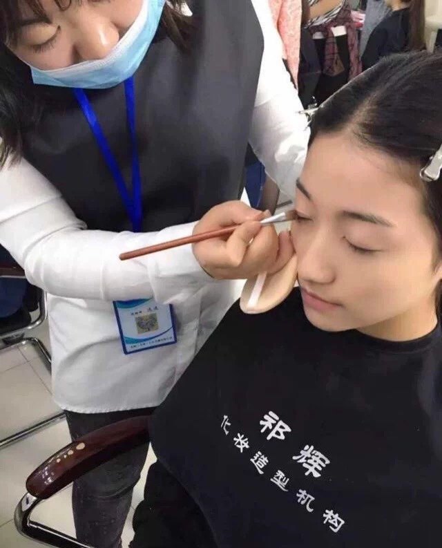 定制化妆围布新娘影楼发廊美容美发化妆师专用披肩围兜印字logo,淘宝优惠券,粉丝福利购,淘宝优惠卷