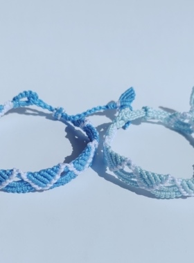 手工编织淡蓝色海洋浪花调节款鱼尾手绳