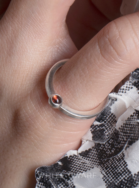 石榴石关节925银独立设计师戒指