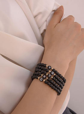 欧美跨境26英文字母黑色串珠松紧弹力手链复古情侣闺蜜手饰首饰女