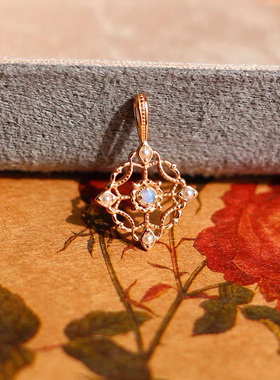 欧泊蕾丝摩洛哥中世纪窗花印度绿玉髓日系轻奢925银吊坠锁骨项链