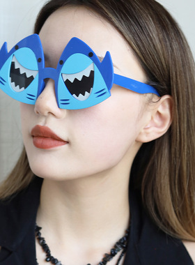 搞怪生日派对眼镜鲨鱼墨镜拍照女