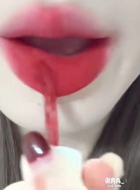 涂上真的白到发光~akf唇泥m19树莓奶泡正红色山楂红草莓红口红