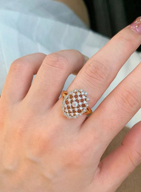 法式轻奢镂空爆闪鸽子蛋满钻戒指