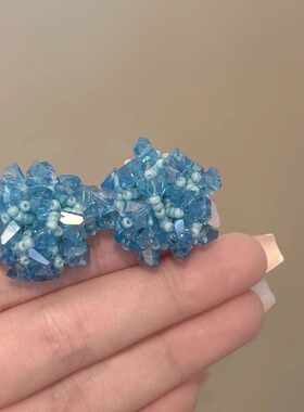 精致小巧蓝色绣球耳环简约