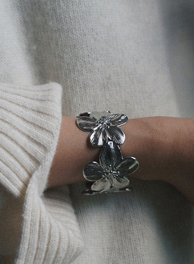 耳边铛249中古感夸张花朵开口手镯银色复古度假手环小众手圈手饰