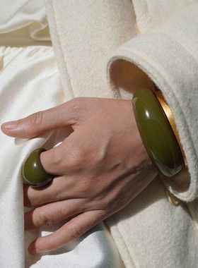 耳边铛亚克力夸张宽边手镯戒指