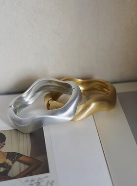 哑光波浪金色高级感粗手镯