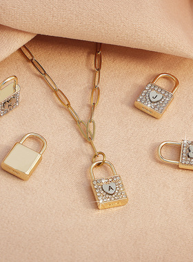 跨境新款欧美字母项链女镶钻锁骨链大写字母镶钻款26个吊坠小锁链