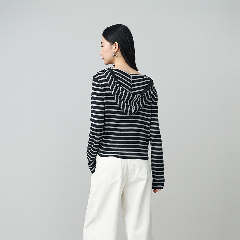 NEELLY纳俪商场同款秋冬新款经典简约连帽条纹针织衫女舒适上衣 - 图1
