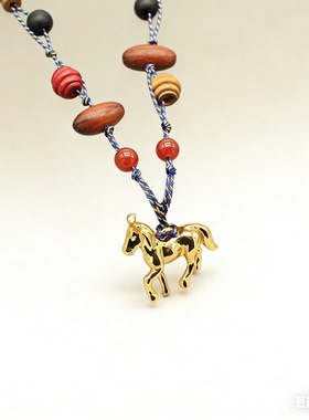 冬季新款复古小马编绳串珠檀木项链素金葫芦高级长款毛衣链配饰品