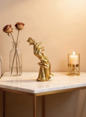 北欧风格创意金色献花手树脂摆件