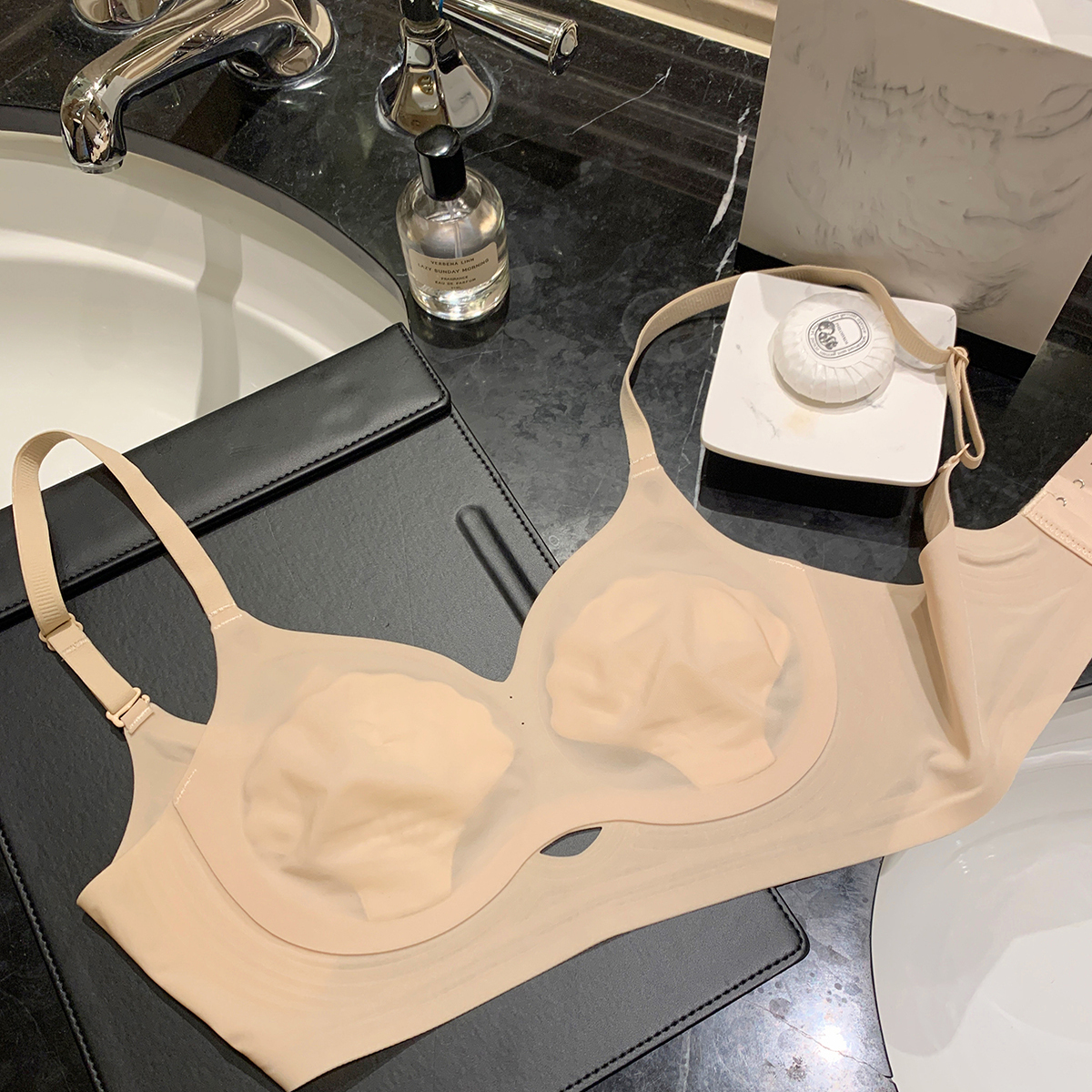 馨帮帮Bra 超薄凉感贝壳杯无痕内衣女士大胸显小果冻软支撑文胸罩 - 图2