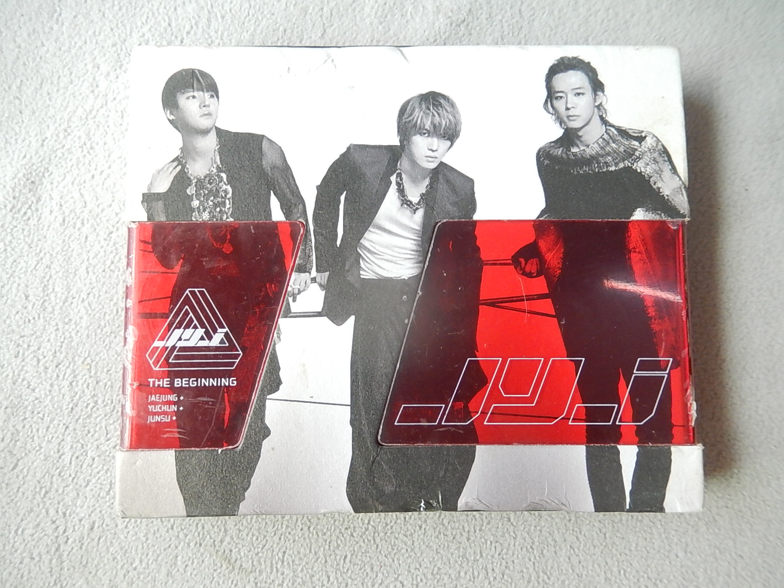 レッド系【楽天最安値に挑戦】 韓国 JYJ 直筆サイン入りポスター『IN アリババ 韓国 JYJ HEAVEN』 直筆サイン入りポスター『IN アイドル